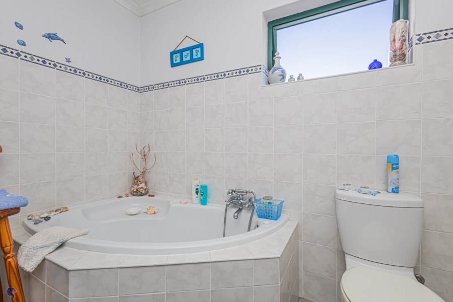3 Bedroom Property for Sale in Country Club Western Cape